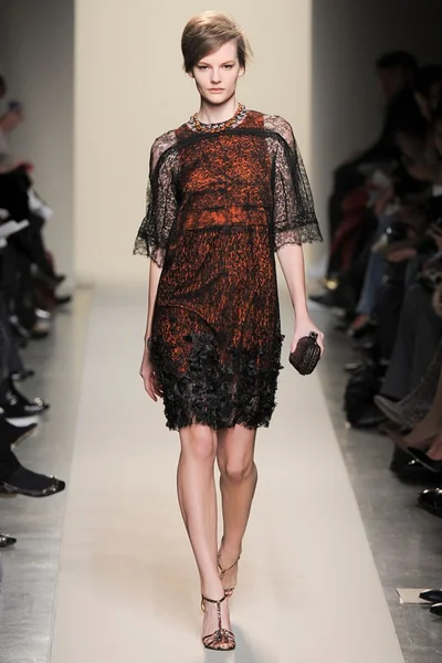 Look 24